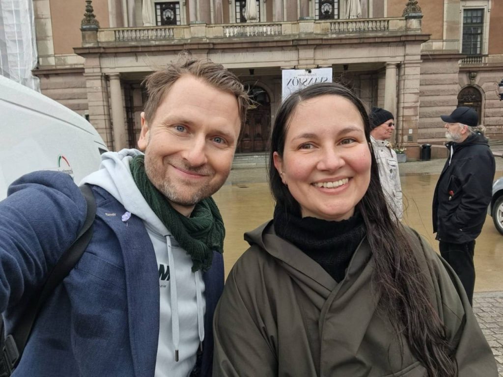 Andreas sidkvist och sophia keivanlog 14 april 2024, fredsmanifestationen stor