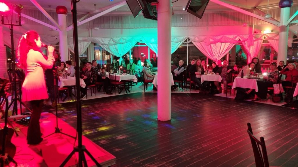 Mods julfest 21 dec 2021 bianca sherwin stor