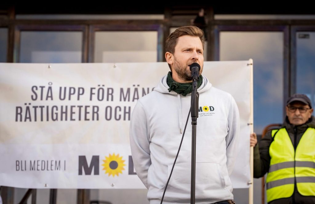 2024 09 28 manifestation för fred medborgarplatsen #vitflagg fredsalliansen.se 1 stor