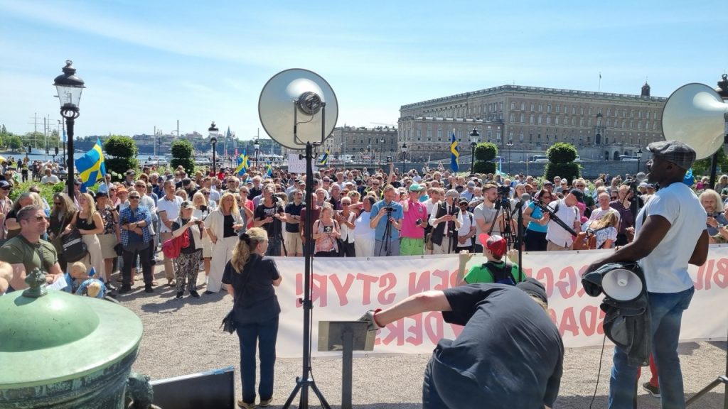 2025 06 14 demonstration mot bilderbergmötet 2 stor