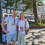 2022 08 13 andreas sidkvist med vice ordförande cecila strandevall i göteborg på valturné